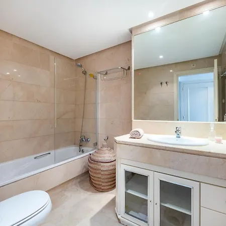 Apartment In Puerto Banus With Pool Views And Parking *