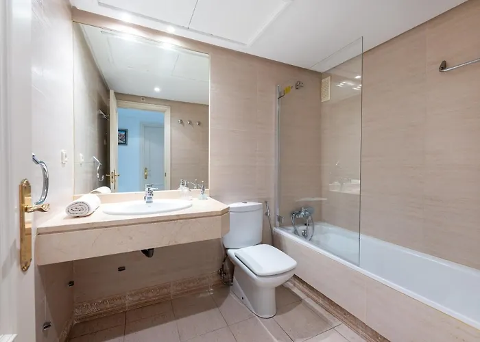 Appartement In Puerto Banus With Pool Views And Parking