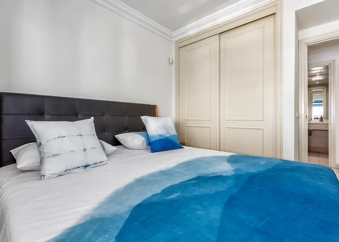 Apartment In Puerto Banus With Pool Views And Parking *