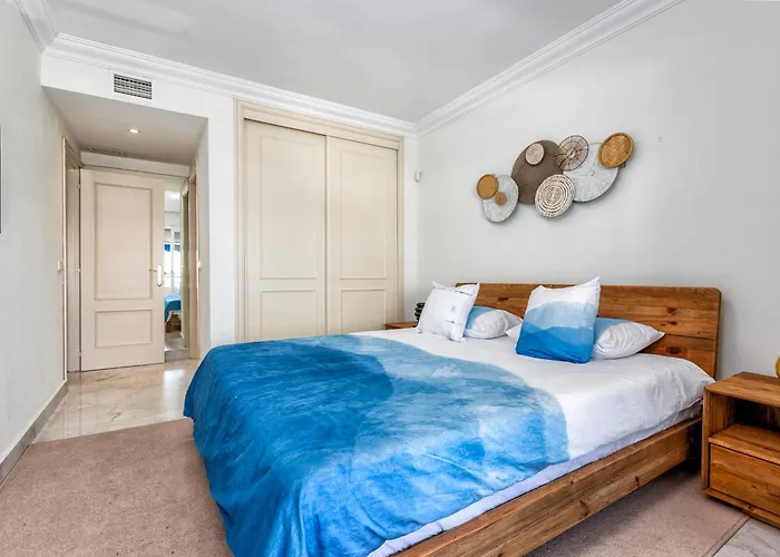 In Puerto Banus With Pool Views And Parking Apartment Marbella