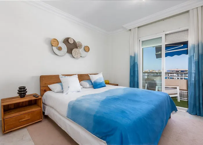 In Puerto Banus With Pool Views And Parking Apartment